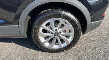 2025 Volkswagen TSI Match DSG Euro 6 5-door (Black) - Image: 31