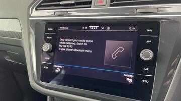 2022 Volkswagen 2.0 TDI R-Line DSG Euro 6 5-door (White) - Image: 16