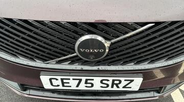 2025 Volvo 2.0 T8 18.8kWh Ultra Dark Auto 4WD Euro 6 5-door (Red) - Image: 17