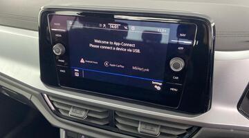 2023 Volkswagen TSI Life Euro 6 5-door (Red) - Image: 15