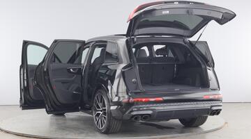 2025 Audi 4.0 TFSI V8 Black Edition Tiptronic quattro Euro 6 5-door (Black) - Image: 11