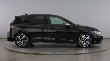 2025 Volkswagen 2.0 TSI R DSG 4Motion Euro 6 5-door (Black) - Image: 4