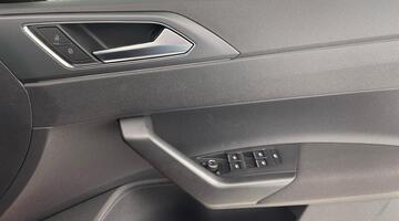 2025 Volkswagen 1.0 TSI Black Edition Euro 6 5-door (Black) - Image: 20