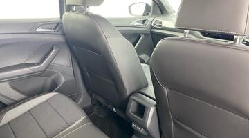 2024 Volkswagen 1.0 TSI R-Line DSG Euro 6 5-door (Grey) - Image: 26