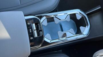 2025 Volvo Twin Performance 69kWh Ultra Auto 5-door (Blue) - Image: 56