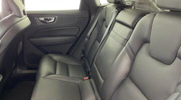 2019 Volvo 2.0 T4 Edition Auto Euro 6 5-door (Red) - Image: 36