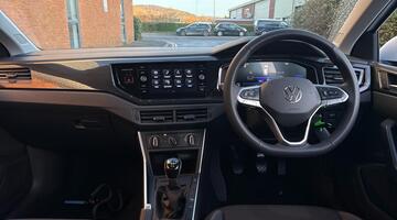 2025 Volkswagen 1.0 TSI Life Euro 6 5-door (White) - Image: 8