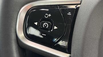 2025 Volvo 2.0h T6 18.8kWh Plus Auto Euro 6 5-door (Blue) - Image: 30