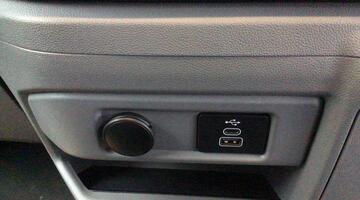 2025 Ford 320 65kWh Sport Auto L1 H1 5-door (Grey) - Image: 17