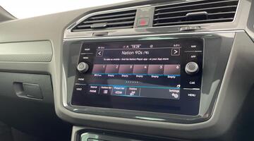 2022 Volkswagen TSI R-Line DSG Euro 6 5-door (Grey) - Image: 14