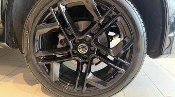 2026 Volkswagen R-Line 1.5 TSI eHybrid 204 PS 6-Speed DSG 5-door (Green) - Image: 8