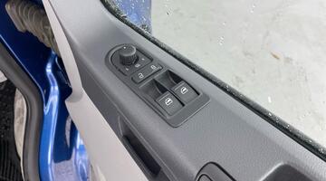 2013 Volkswagen 2.0 TDI Beach FWD 4-door (Blue) - Image: 24