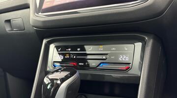 2023 Volkswagen TSI R-Line DSG Euro 6 5-door (Blue) - Image: 25