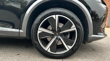 2022 CUPRA TSI V1 DSG Euro 6 5-door (Black) - Image: 5