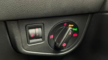 2020 Volkswagen 1.0 TSI SE Euro 6 5-door (Black) - Image: 20