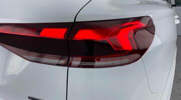 2025 Audi 100kWh Edition 1 Auto quattro 5-door (White) - Image: 35