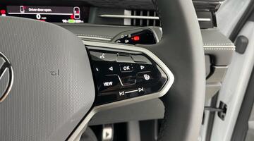 2025 Volkswagen Pro 77kWh Match Tourer Auto 5-door (White) - Image: 1