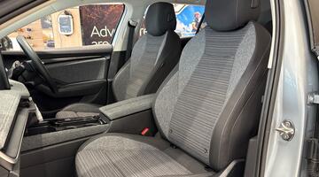 2025 Škoda 2.0 TDI SE Technology DSG Euro 6 5-door (Silver) - Image: 22