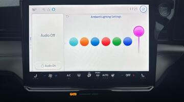 2025 Ford Standard Range 43kWh Premium Auto 5-door (Yellow) - Image: 38