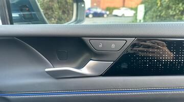 2025 Volkswagen ETSI MHEV R-Line DSG Euro 6 5-door (Blue) - Image: 31