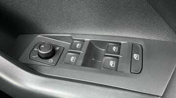 2025 Volkswagen 1.0 TSI Match Euro 6 5-door (Silver) - Image: 24