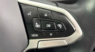 2023 Volkswagen 1.0 TSI Life Euro 6 5-door (Black) - Image: 24