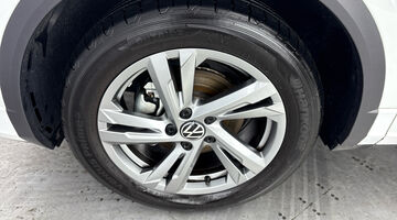 2025 Volkswagen TSI R-Line DSG Euro 6 5-door (White) - Image: 37