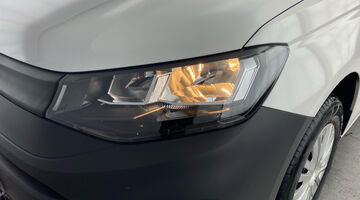 2025 Volkswagen 2.0 TDI C20 Commerce SWB Euro 6 5-door (White) - Image: 33