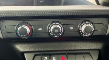 2019 Audi 1.0 TFSI 25 Technik Sportback Euro 6 5-door (Blue) - Image: 13