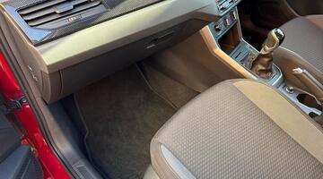 2023 Volkswagen 1.0 TSI Life Euro 6 5-door (Red) - Image: 17