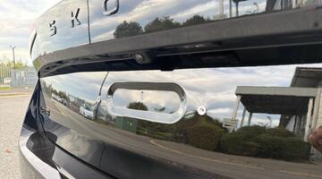 2025 Škoda 2.0 TSI SportLine DSG Euro 6 5-door (Black) - Image: 19