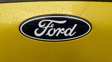 2026 Ford Standard Range 43kWh Premium Auto 5-door (Yellow) - Image: 44