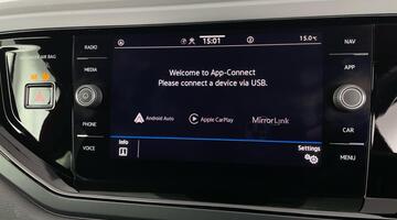 2022 Volkswagen 1.0 TSI R-Line DSG Euro 6 5-door (Red) - Image: 17