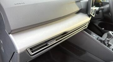 2025 Volkswagen TSI Match Euro 6 5-door (Black) - Image: 17