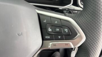 2025 Volkswagen TSI R-Line DSG Euro 6 5-door (Black) - Image: 20