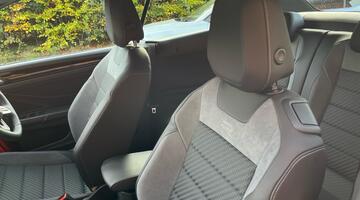 2025 Volkswagen TSI R-Line DSG 2WD Euro 6 2-door (Black) - Image: 20