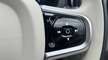 2025 Volvo 2.0 B5 MHEV Plus Auto Euro 6 5-door (Black) - Image: 44