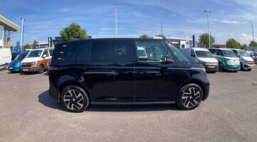 2025 Volkswagen Pro 79kWh Style Auto 5-door (SWB, 5Seat) (Black) - Image: 4