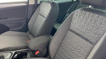 2022 Volkswagen TSI Life DSG Euro 6 5-door (Blue) - Image: 34