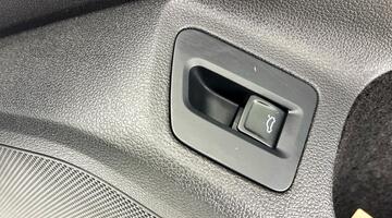 2025 Volkswagen 2.0 TSI R Fastback DSG 4Motion Euro 6 5-door (White) - Image: 20