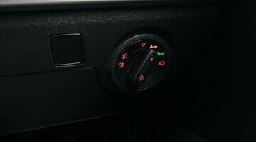 2022 SEAT 1.0 TSI XCELLENCE Lux DSG Euro 6 5-door (Red) - Image: 17