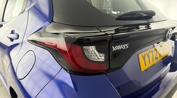 2023 Toyota VVT-h Icon E-CVT Euro 6 5-door (Blue) - Image: 31