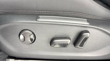 2025 CUPRA 2.0 TSI VZ1 DSG 4-doorive Euro 6 5dr (Black) - Image: 39