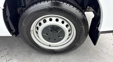 2025 Volkswagen 2.0 TDI T28 Commerce Plus FWD SWB Euro 6 5-door (White) - Image: 30