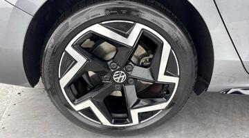 2025 Volkswagen ETSI MHEV R-Line DSG Euro 6 5-door (Grey) - Image: 28