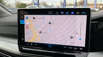 2025 Volkswagen ETSI MHEV Match DSG Euro 6 5-door (Red) - Image: 13