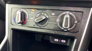 2023 Volkswagen 1.0 TSI Life Euro 6 5-door (Black) - Image: 13