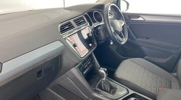 2022 Volkswagen TSI Life DSG Euro 6 5-door (Blue) - Image: 2