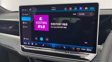 2025 Volkswagen 2.0 TSI R-Line DSG Euro 6 5-door (Black) - Image: 27