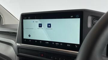 2025 Volkswagen T32 65kWh Commerce Plus Auto RWD SWB 5-door (White) - Image: 13